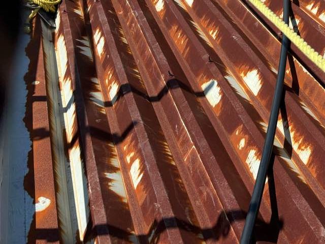 大牟田市で腐食が進行している折板屋根