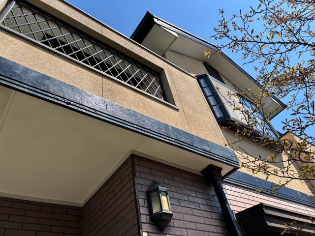 小郡市の外壁調査｜色褪せと幕板の傷みを確認し補修工事をご提案