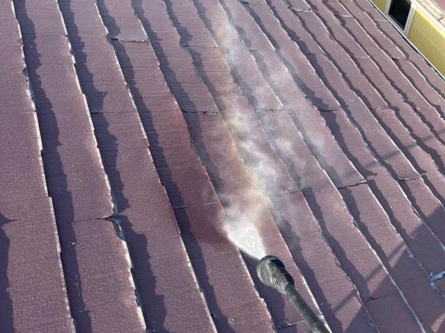 福岡市博多区の屋根カバー工事における洗浄工程