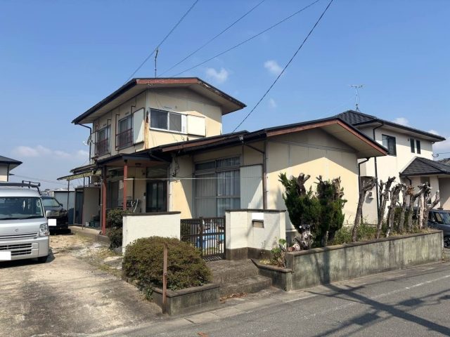 糟屋郡新宮町｜賃貸物件オーナー様の依頼の調査で波板破損や屋根スレートのひび割れを確認