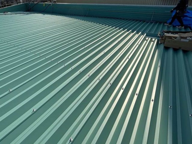 大牟田市で施工が進むヨドルーフ88