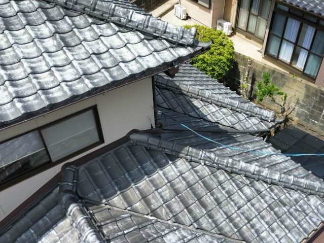 須恵町で2回塗装済みのセメント瓦の屋根