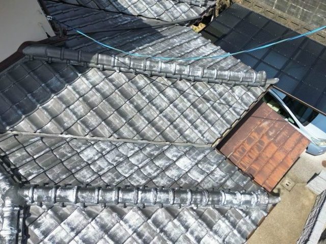 須恵町で棟瓦の劣化と金属屋根の錆