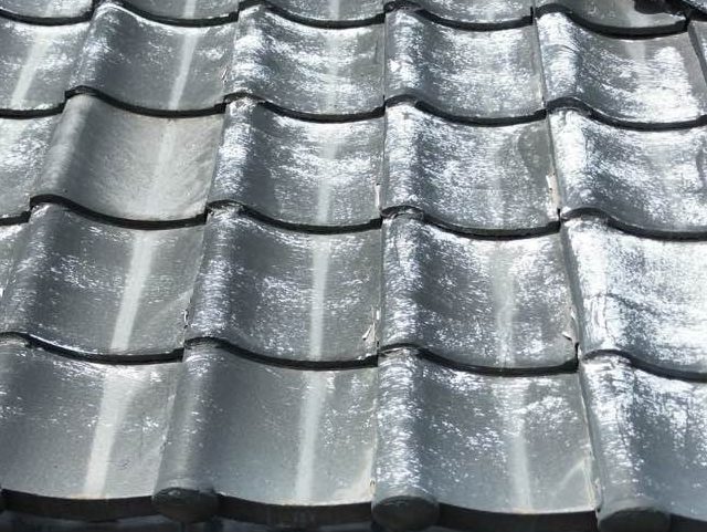 須恵町で経年劣化が目立つ屋根の端部