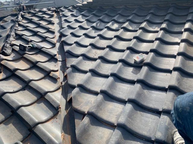 粕屋町の傷んだ谷板金