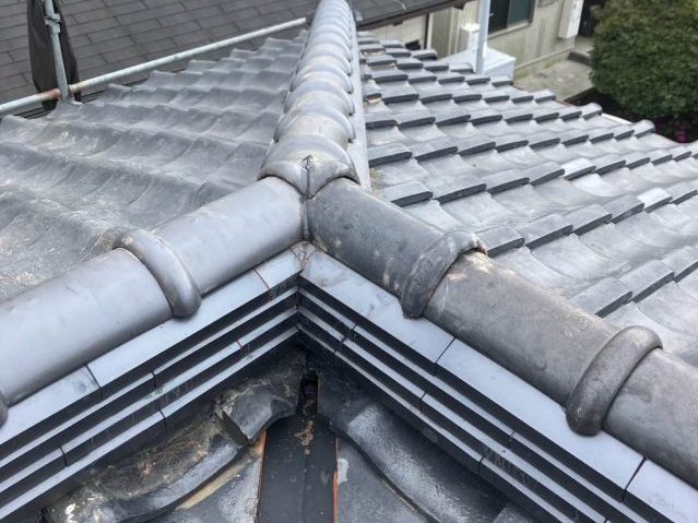 粕屋町で棟瓦の取り直し工事