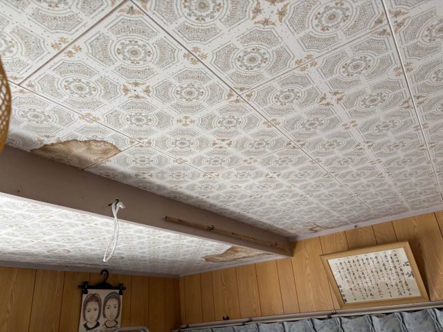 宇美町の戸建て天井にできた雨染み