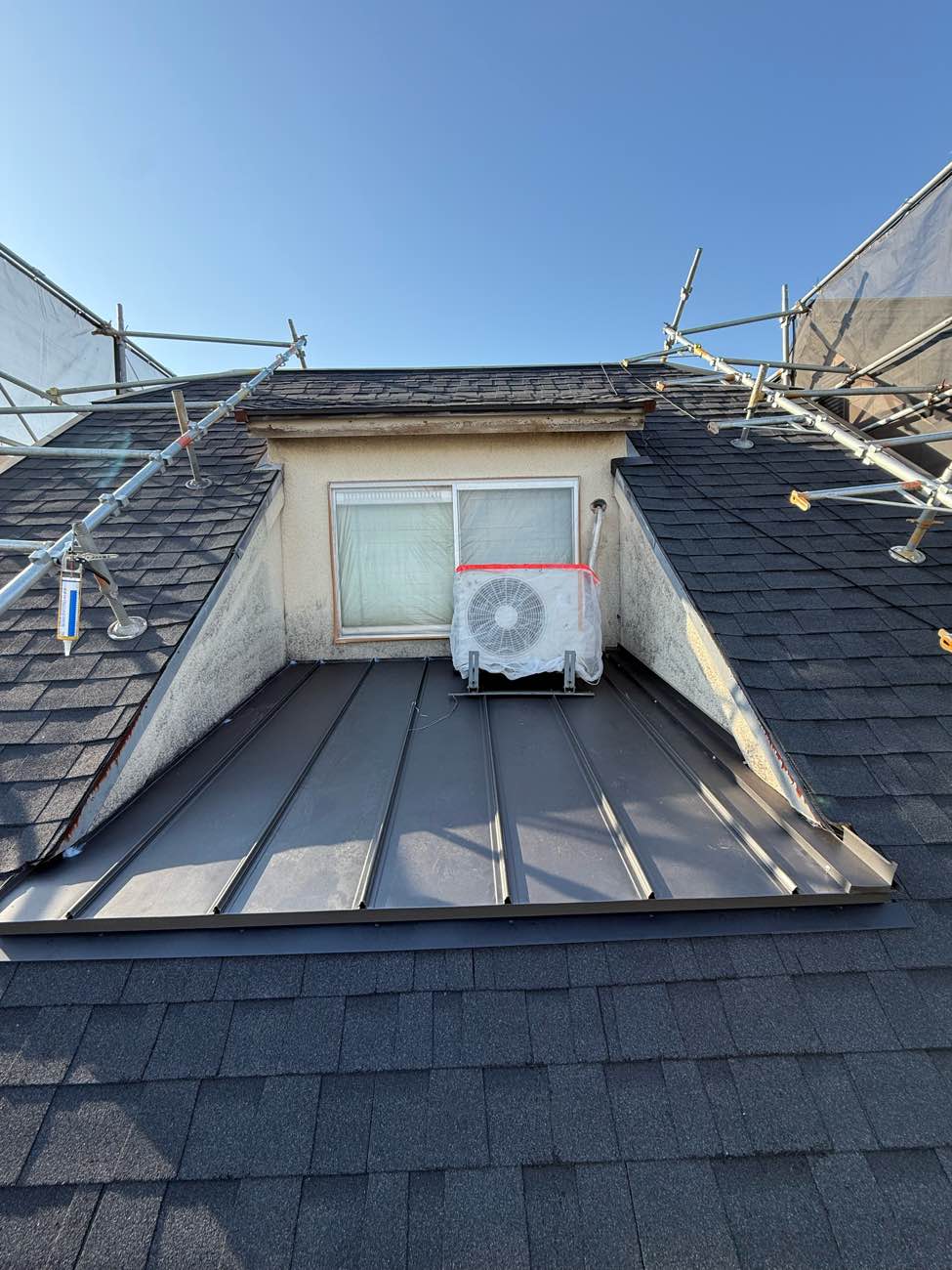 福岡市博多区の屋根カバー工法｜オークリッジスーパーとスーパーガルテクトで雨漏りを解決