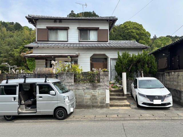 宇美町｜戸建て住宅で10年前に塗装したセメント瓦屋根の経年劣化と豪雨対策のご提案