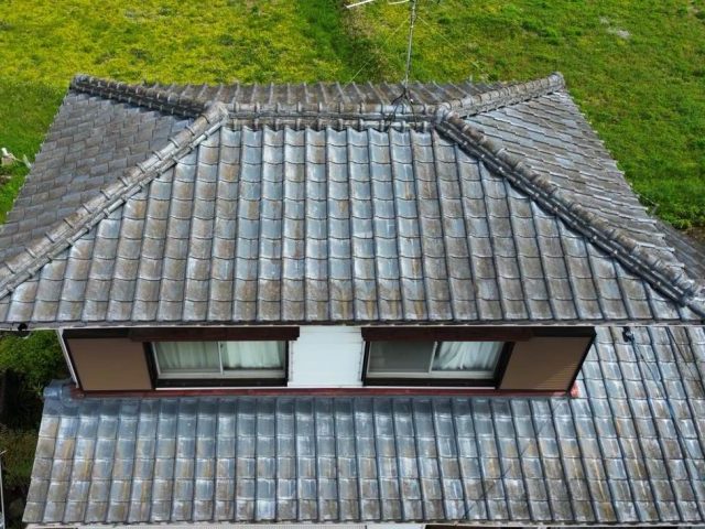 宇美町の屋根調査で見つかったセメント瓦の劣化