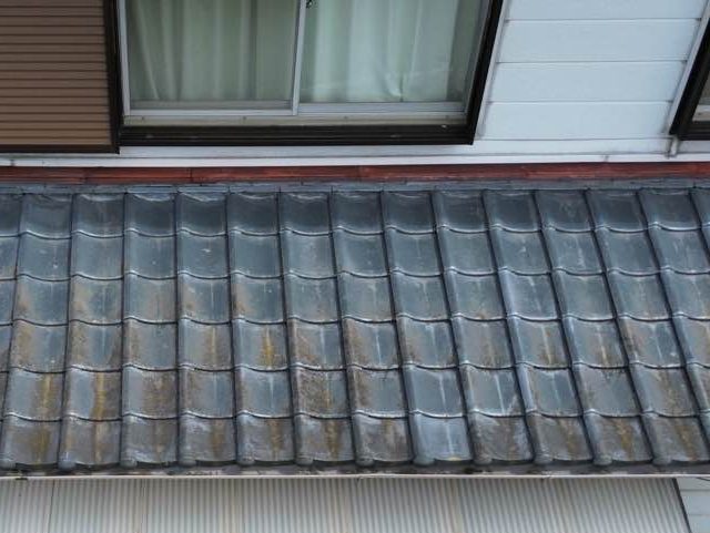 宇美町の色褪せが著しいセメント瓦