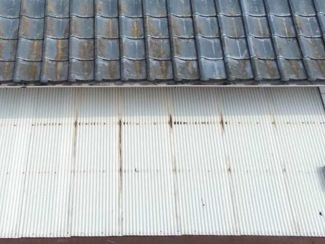 宇美町の波板屋根の空撮