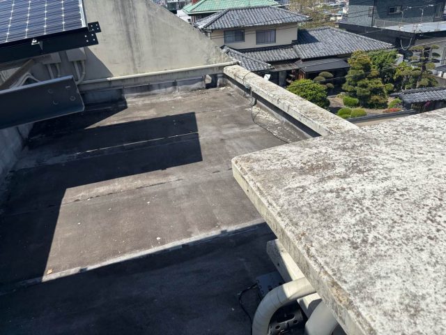福岡市南区のペットクリニック陸屋根の劣化状況