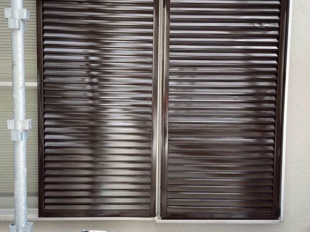 福岡市博多区の塗装後のきれいになった雨戸