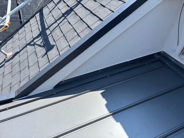 福岡市博多区のカバー工事を終えたスーパーガルテクトの屋根