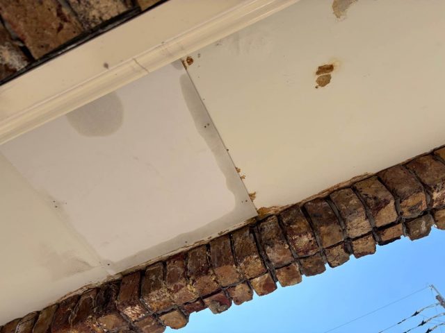 福岡市中央区のベランダの雨漏り