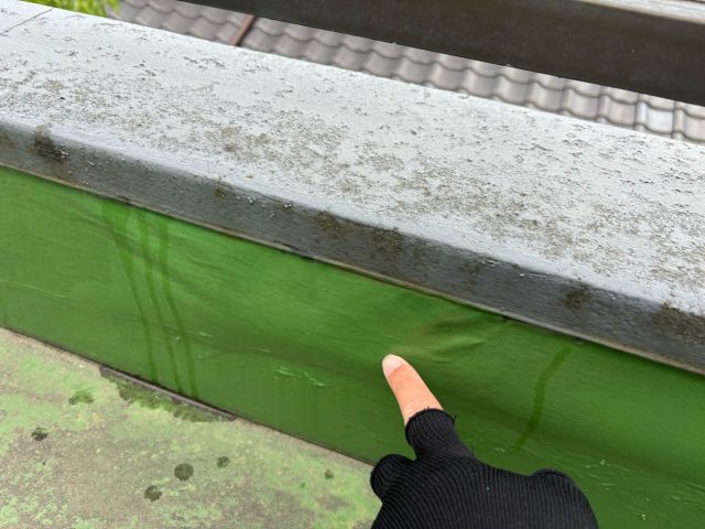 筑紫野市で陸屋根の防水層劣化を確認