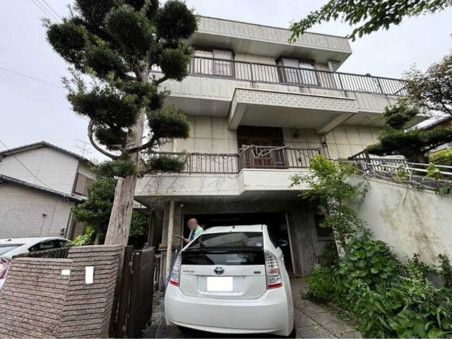 筑紫野市で雨漏り工事を実施3階建て住宅