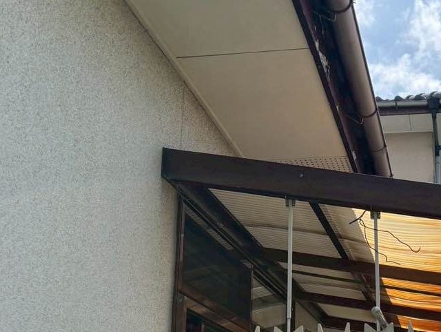 大野城市のベランダ屋根の外壁との取り合い部