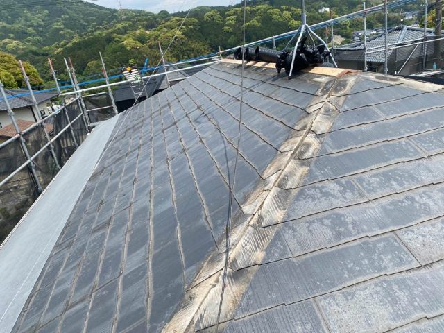 福岡市東区｜塗装後すぐ色褪せたカラーベスト屋根の既存棟撤去および補修工事