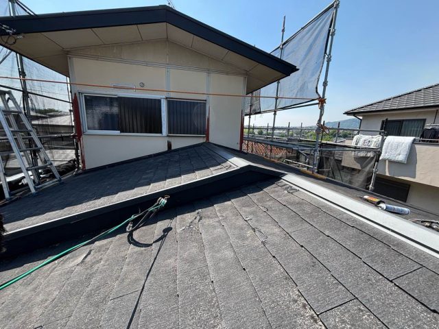 新宮町でひび割れが見つかったスレート