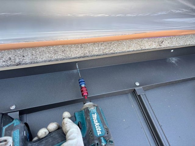 福岡市博多区のカバー工事における板金施工