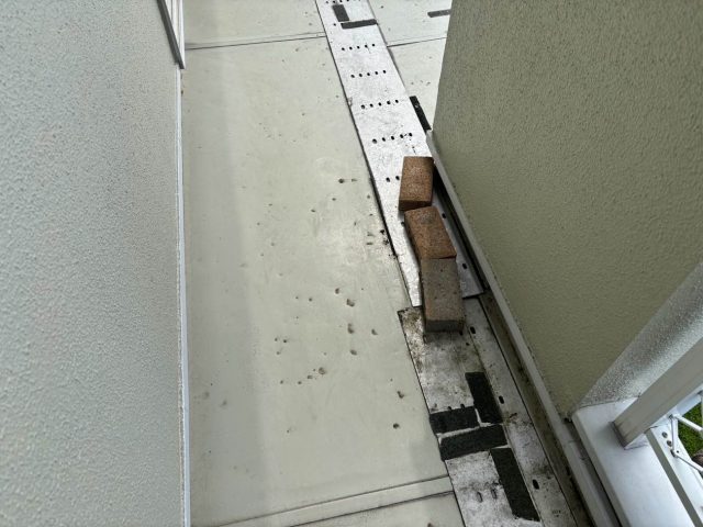 福岡市東区で防水機能が低下していたベランダ