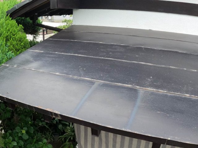 博多区で雨漏り調査をした玄関庇