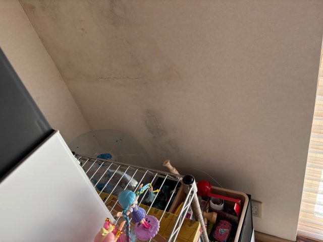 宇美町で実施した雨漏り調査の室内状況