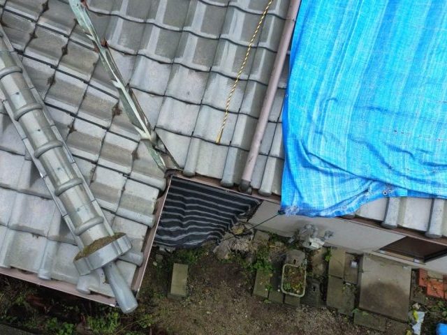 【福岡市城南区】瓦屋根の戸建て雨漏り調査｜台風被害による瓦破損・谷板金修理のご提案