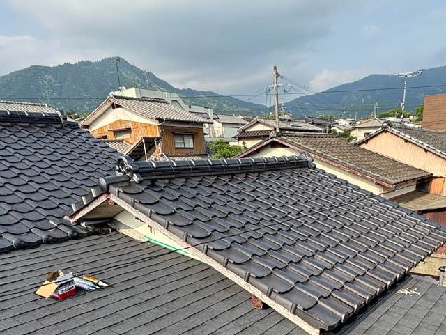 宇美町｜戸建て瓦屋根の葺き直し工事で雨漏りを根本改善！豪雨にも安心の住まいへ