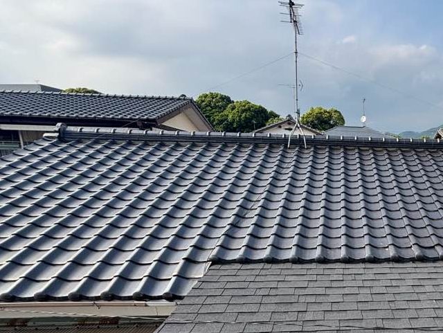 宇美町の葺き直しで一新した瓦屋根