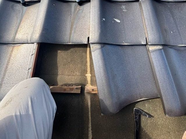 宇美町で防水紙まで劣化していた瓦屋根