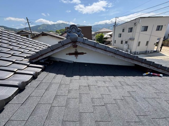 宇美町の金属屋根の雨漏り工事｜軽量・高耐久なオークリッジスーパーを使用した屋根カバー工法