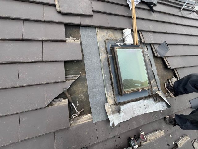 宗像市｜雨樋金具の交換とトップライト周りの補修工事で雨漏り予防