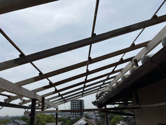 宗像市で波板解体後のベランダ屋根部分