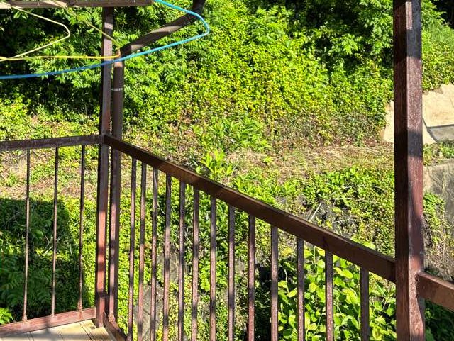 宗像市石丸にてベランダ屋根の劣化調査｜強風被害と経年劣化で危険なポリカ波板の撤去をご提案