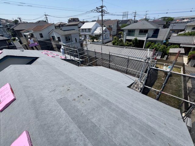 城南区でカバー工事で敷いた防水紙