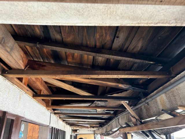 福岡市中央区の調査で見つかったアパートの腐食