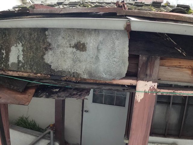 福岡市中央区のボロボロに傷んだ外壁