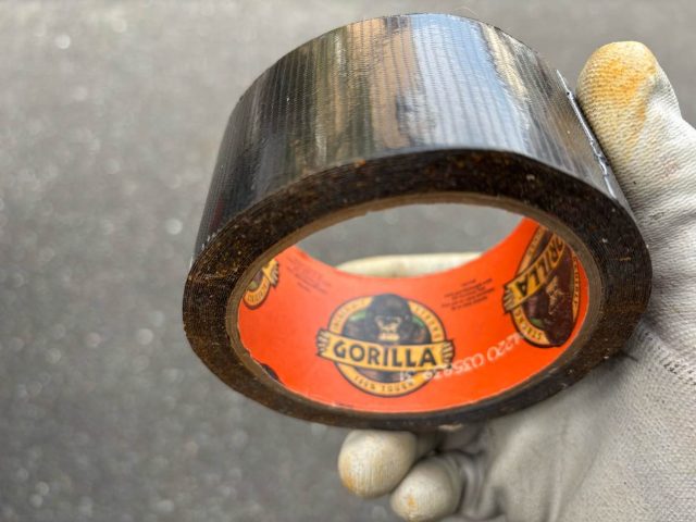 早良区の雨樋補修に使用する防水テープ