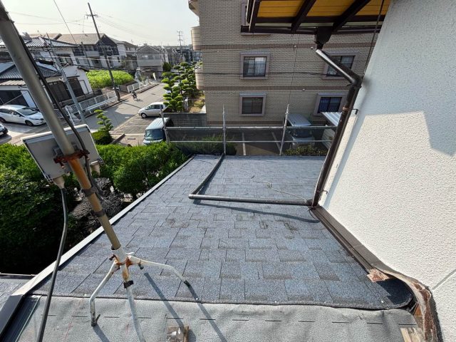 博多区のオークリッジスーパーで葺き替え中の屋根