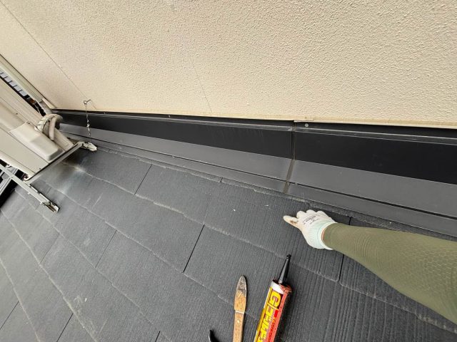 宇美町で屋根の雨漏り修理中