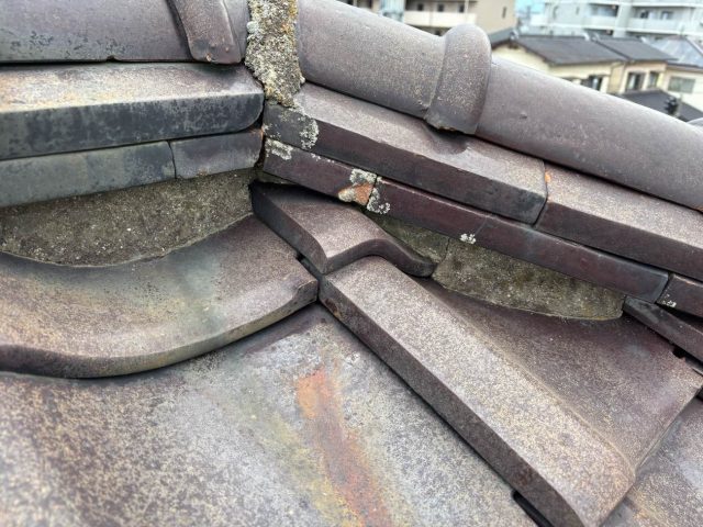 福岡市南区の調査で漆喰の劣化を確認