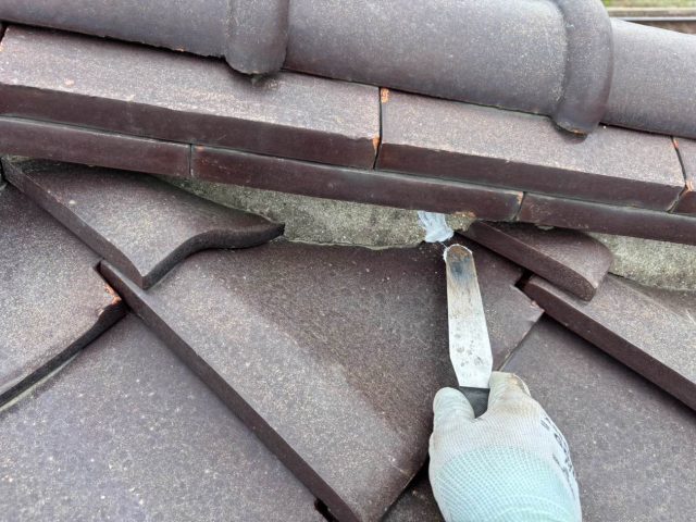 福岡市南区の漆喰のシーリング均し作業