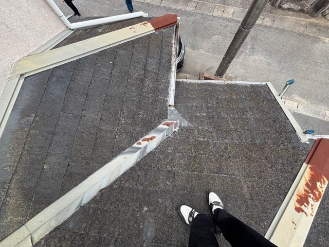 筑紫野市で棟板金の劣化を確認