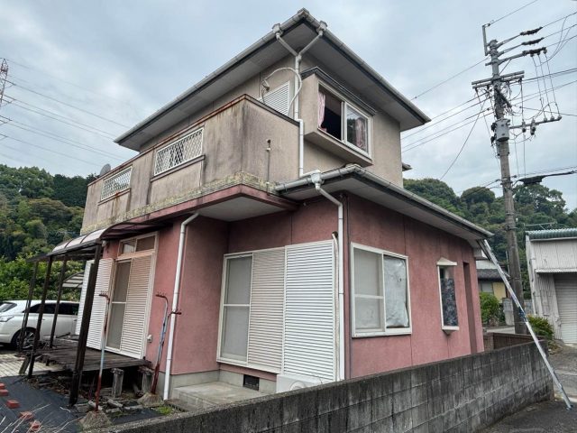 【筑紫野市】中古住宅の無料点検｜スレート屋根の劣化診断と黒ずんだ外壁の補修提案