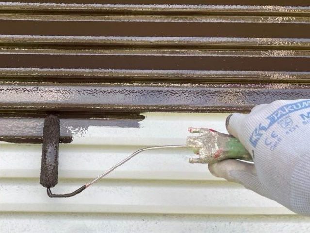 宇美町の雨戸中塗り