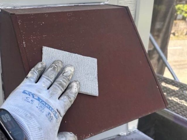 宇美町にて換気フードのケレン