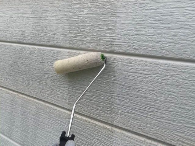 宇美町での外壁の下塗り工程